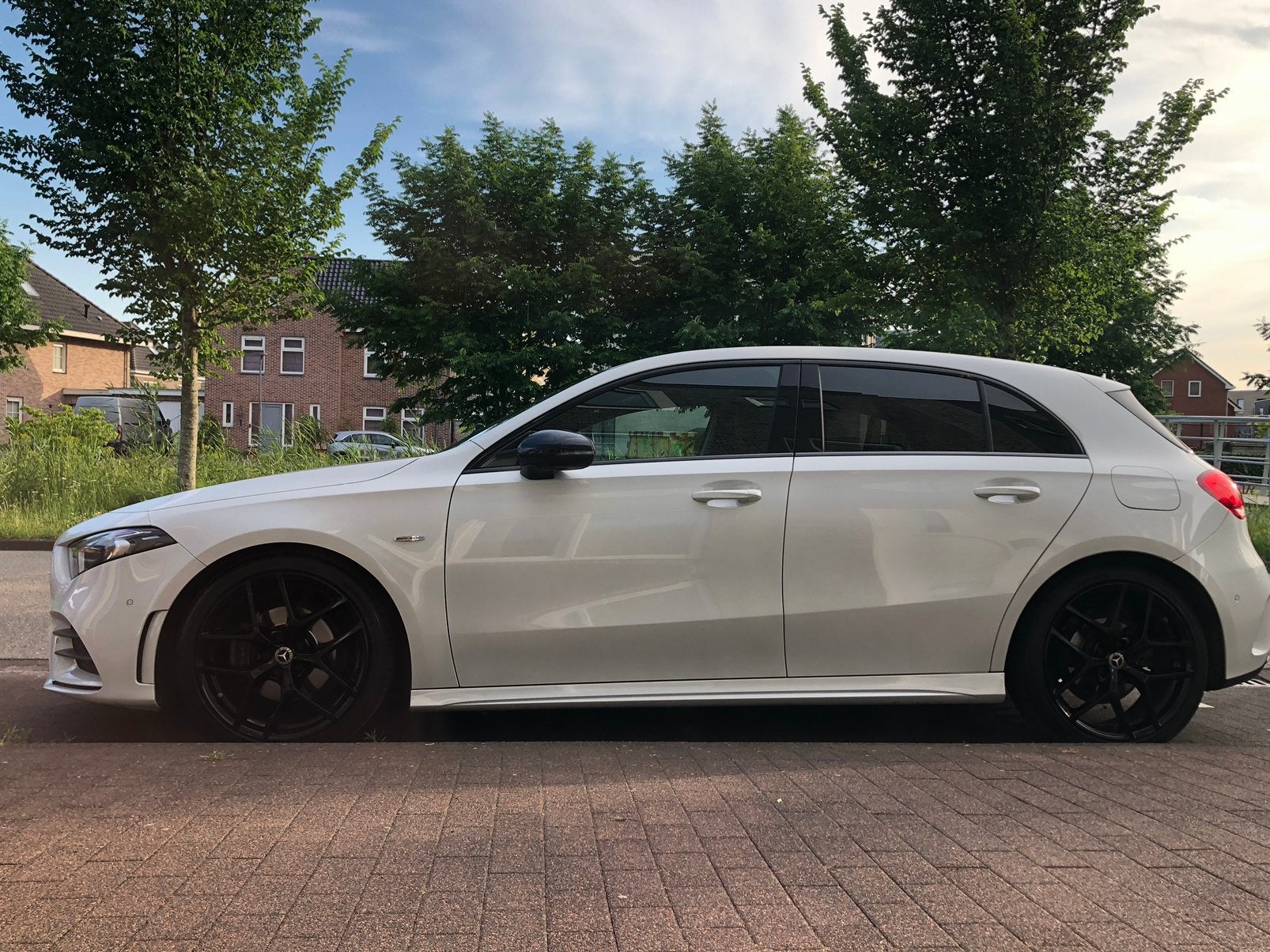 Mercedes-Benz A-Klasse A 180 136pk 2019 Wit AMG styling, Voorwielaandrijving, 136 pk, 4 cilinders, Wit