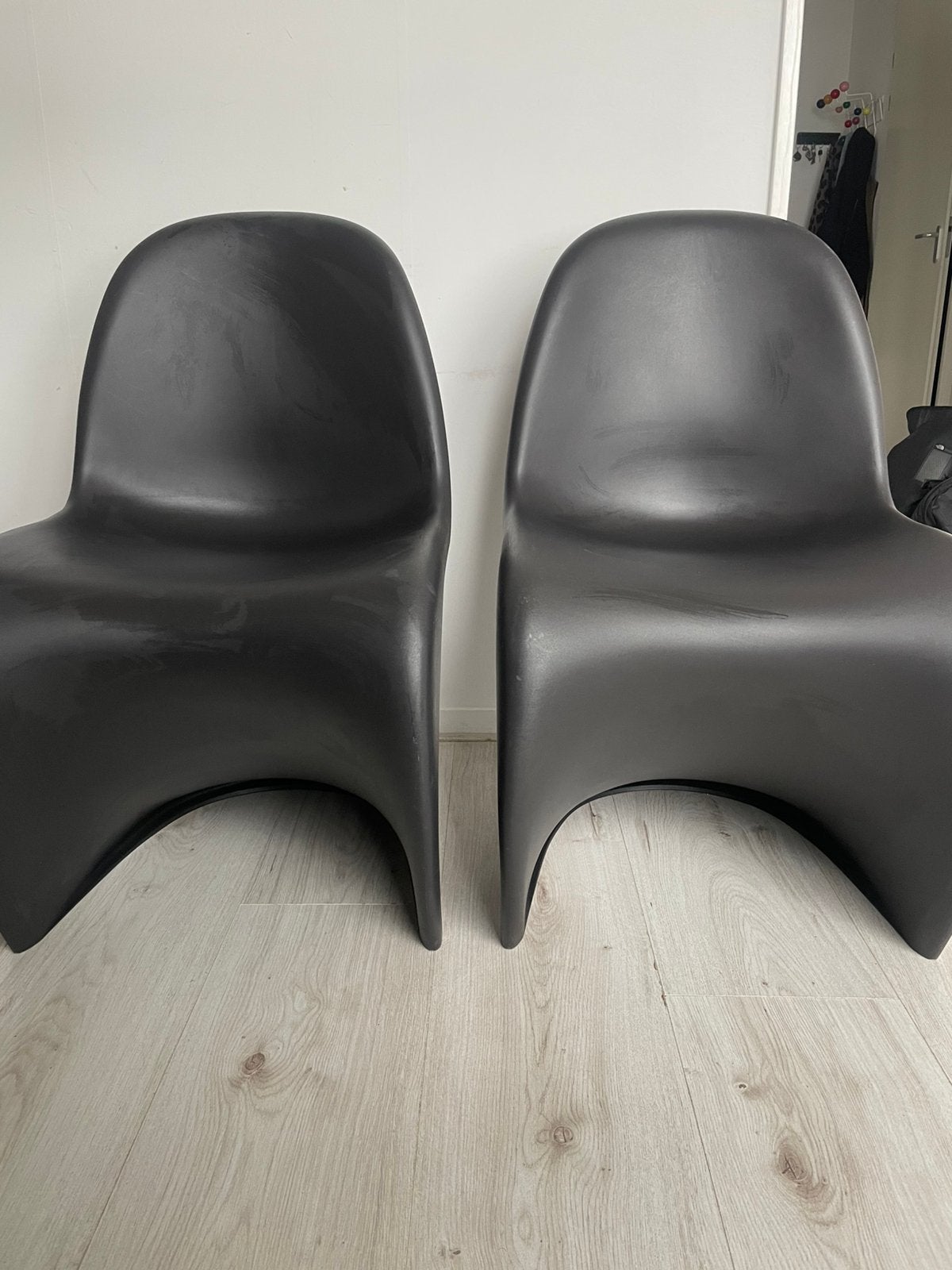 Vitra Verner Panton chairs Black, Ophalen, Zo goed als nieuw, Zwart, Twee