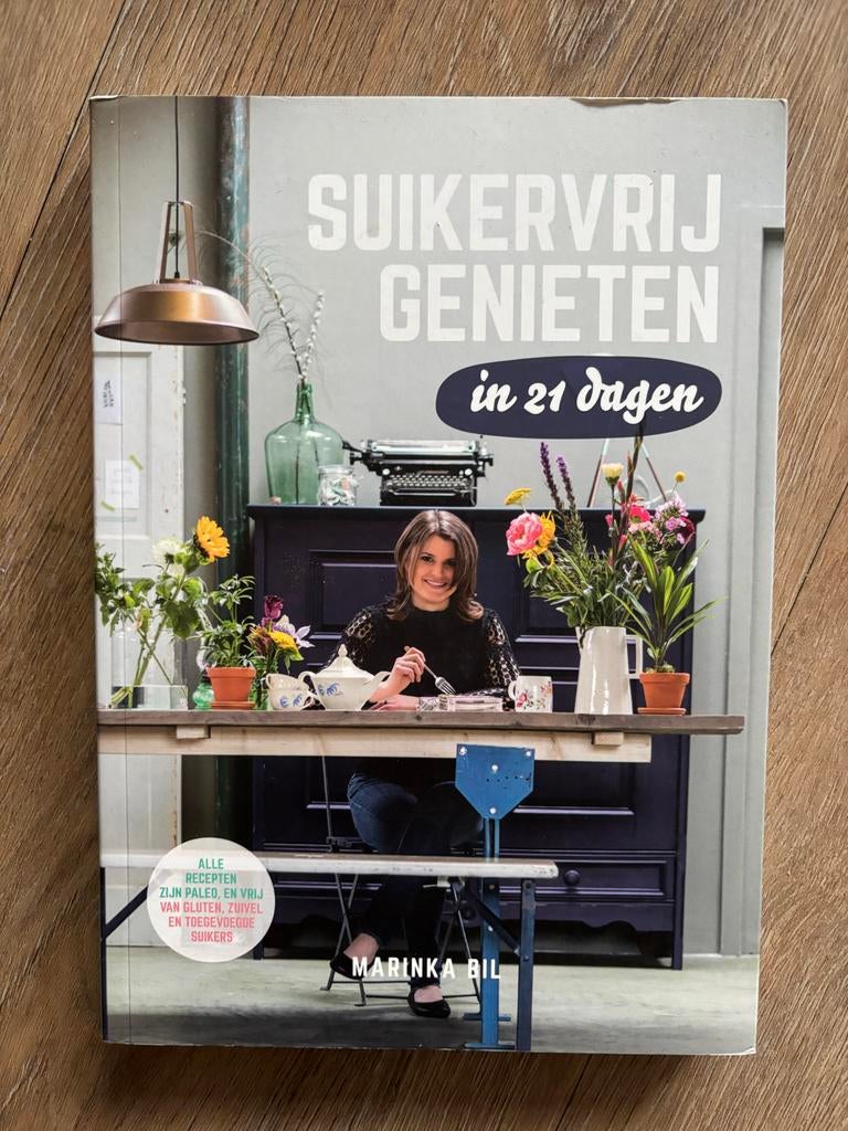 Suikervrij Genieten in 21 dagen - Marinka Bil kookboek, Ophalen of Verzenden, Zo goed als nieuw, Taart, Gebak en Desserts, Gezond koken