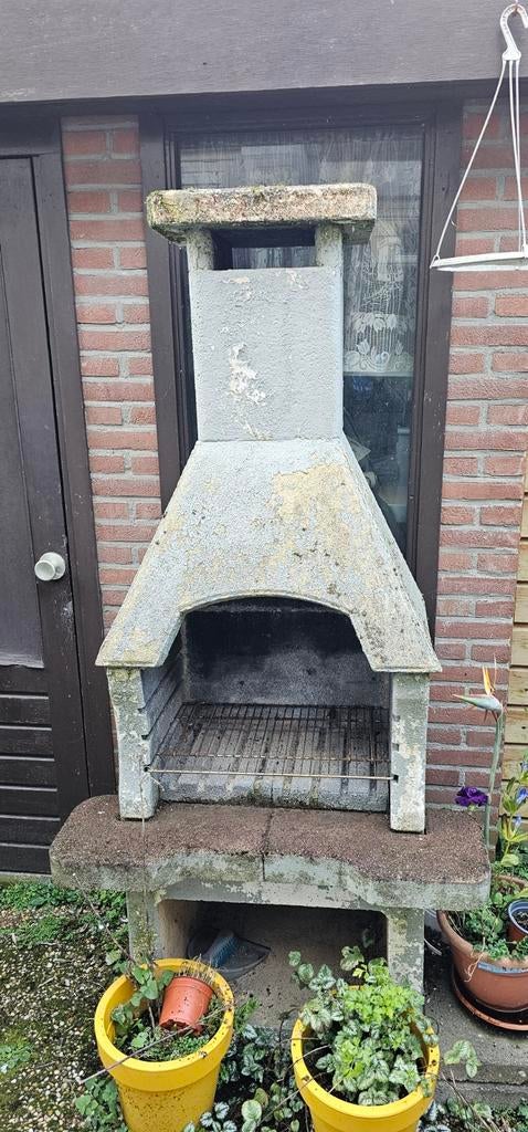 Stenen BBQ voor in de tuin - Gezellige zomeravonden!, Ophalen, Gebruikt, Onbekend, Met accessoires