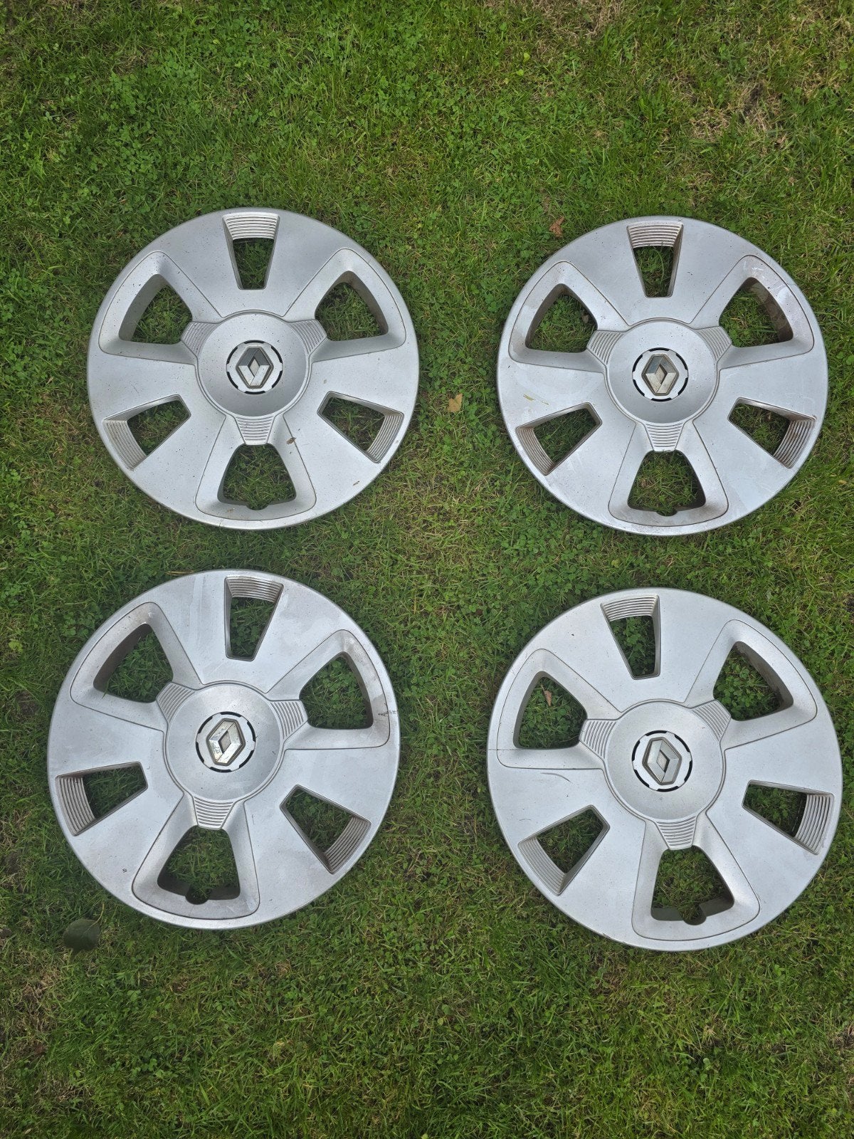 Set van 4 Renault wieldoppen - 15 inch, Auto diversen, Wieldoppen, Ophalen of Verzenden, Gebruikt