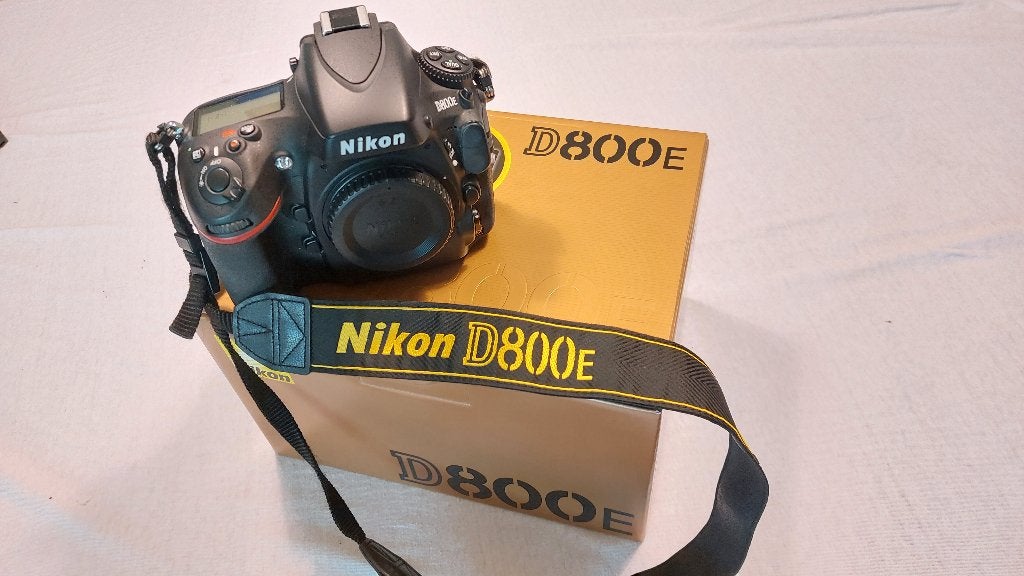 Nikon D800E incl. Nikon MB-D12 Battery Grip, Ingebouwde flitser, Spiegelreflex, Ophalen of Verzenden, Zo goed als nieuw