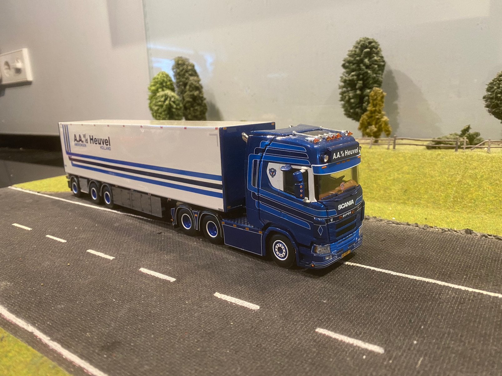Scania next met koeloplegger van Heuvel, Ophalen of Verzenden, Zo goed als nieuw, Bus of Vrachtwagen, Wsi