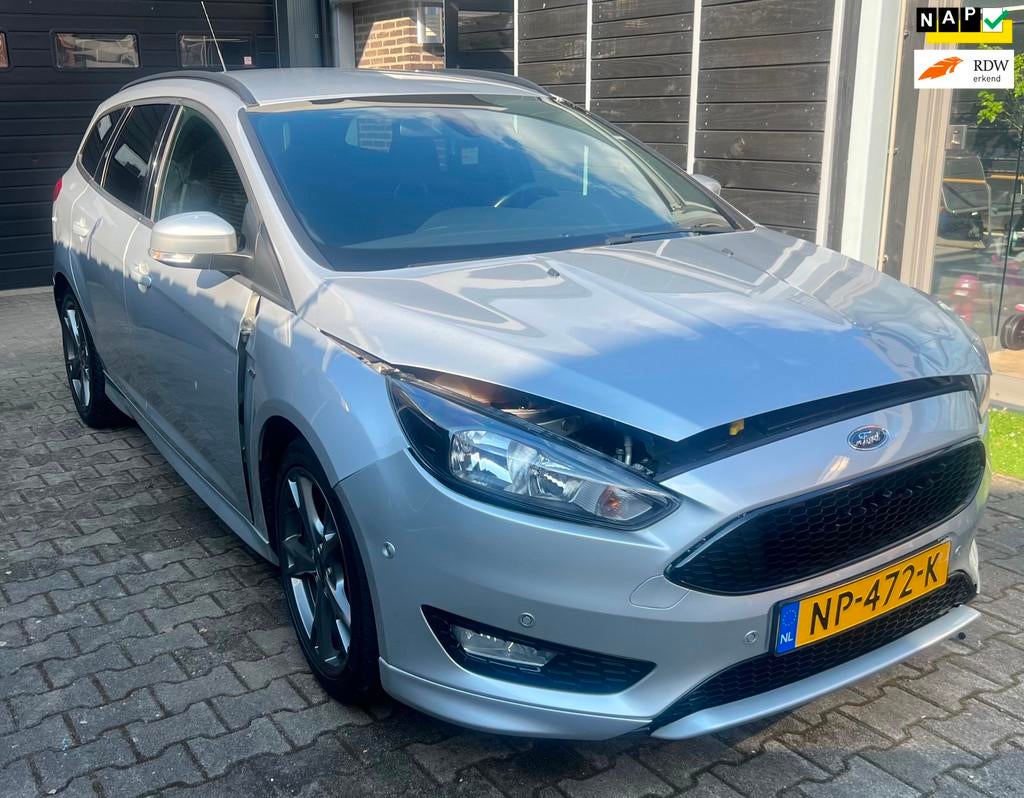 Ford Focus Wagon 1.5 ST-Line, Auto diversen, Schadeauto's, 1498 cc, Stationwagon, Handgeschakeld, Ford