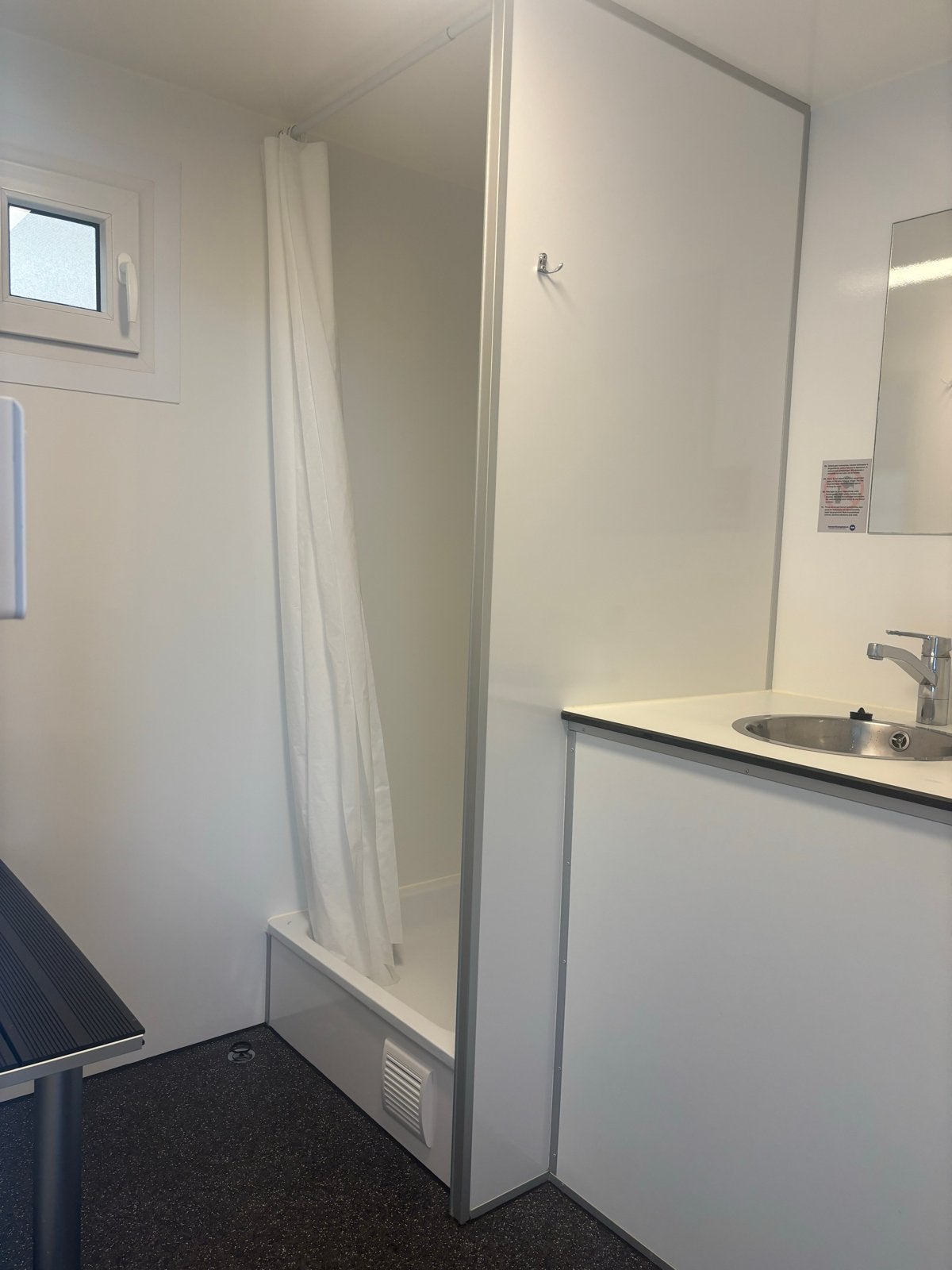 Mobiele badkamer en toilet te huur