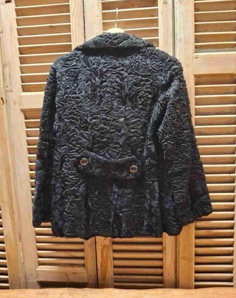 Vintage Zwarte astrakan bontjas mt 36/38, Kleding | Dames, Jassen | Winter, Zwart, Etten-Leur, DJT@dejuistetoon.eu, Ophalen of Verzenden
