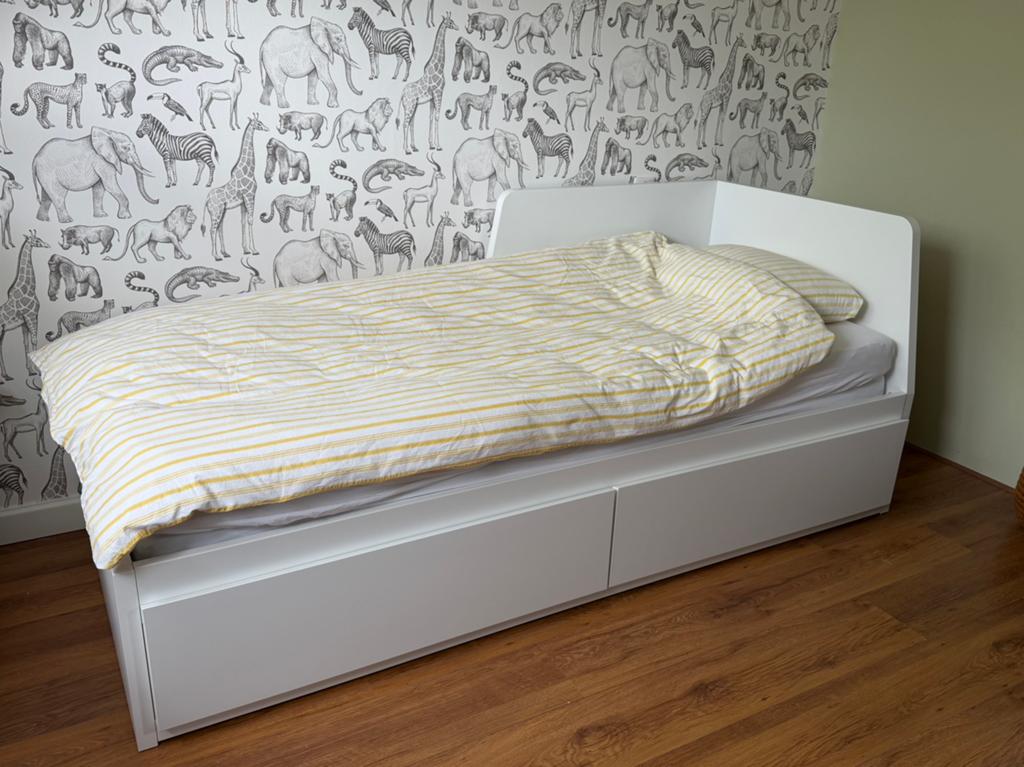 IKEA Flekke bedbank wit 80x200 uitschuifbaar met 2 lades, Ophalen, Eenpersoons, Wit, Zo goed als nieuw