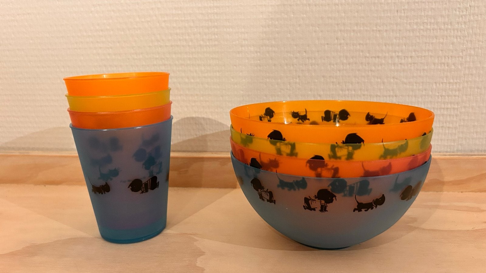 4  kinderbekers en 4 schaaltjes Jip en Janneke, Ophalen of Verzenden, Zo goed als nieuw