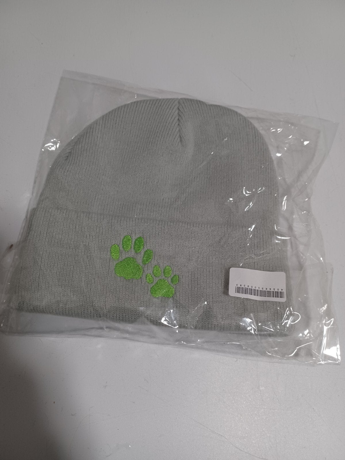 Nieuwe grijze muts met groene hondenpootjes, Kleding | Dames, Mutsen, Sjaals en Handschoenen, Ophalen of Verzenden