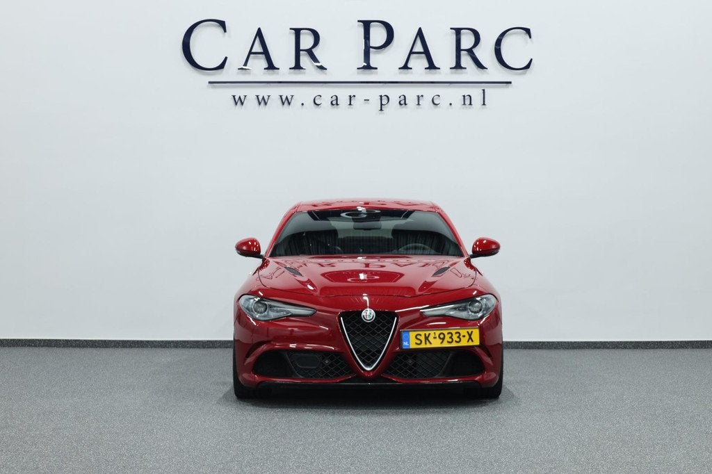 Alfa Romeo Giulia 2.9 V6 Quadrifoglio 570+PK Squadra CARBON/, Automaat, Achterwielaandrijving, Gebruikt, 1595 kg