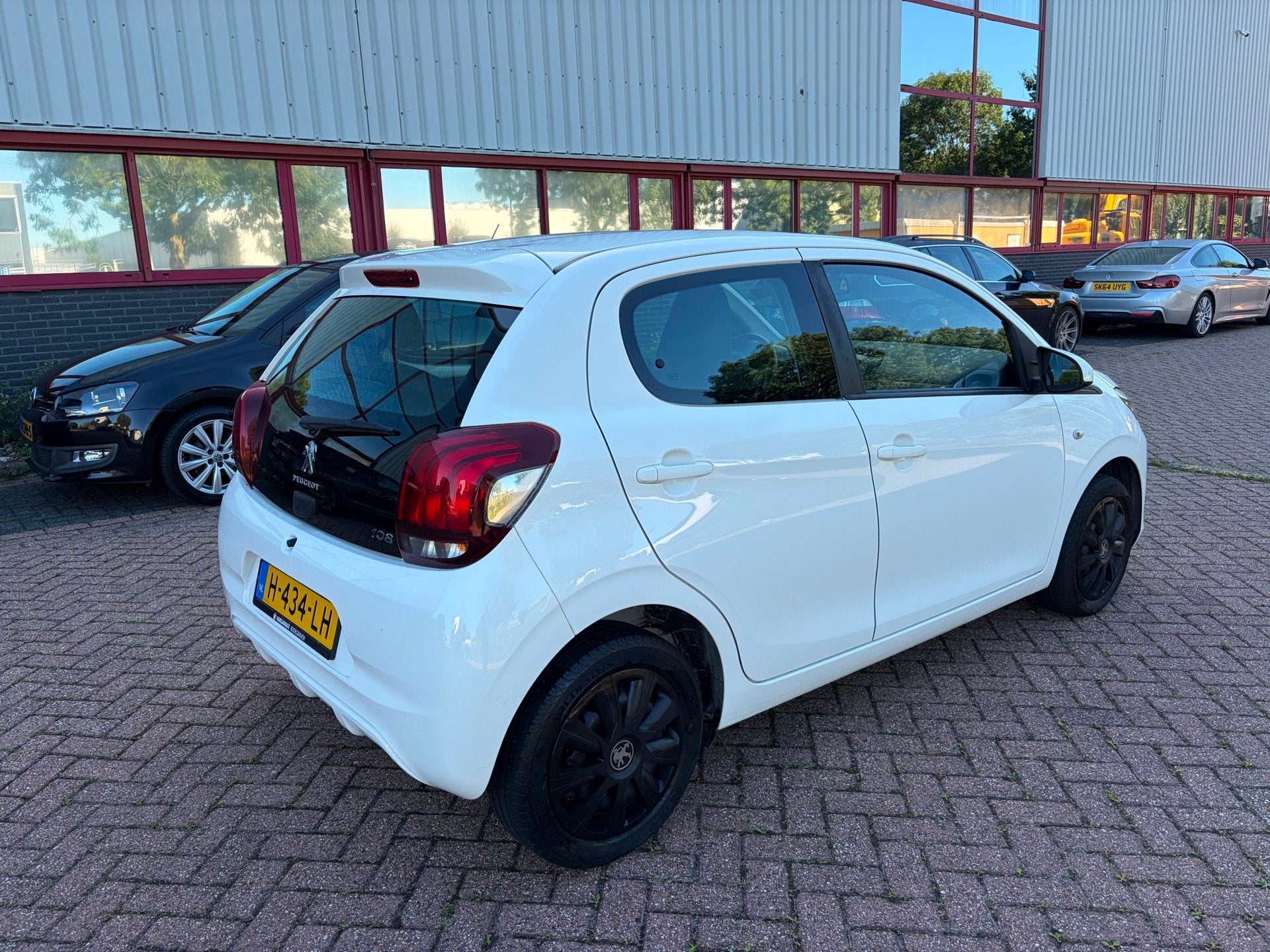 Peugeot 108 1.0 e-VTi Active Black Line, Auto's, Voorwielaandrijving, Stof, Gebruikt, 4 stoelen