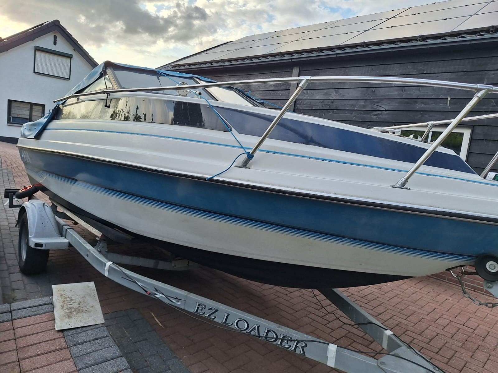 Bayliner Classic met 3.0 Cobra, Ophalen