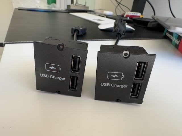 2x Bachmann 2x USB-A inbouw Oplader, Ophalen of Verzenden, Zo goed als nieuw, Overige typen