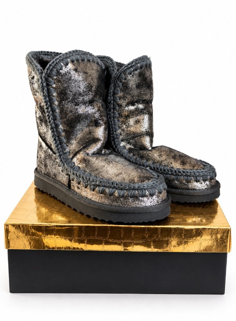 Metallic Eskimo Boots met Zachte Bontkraag Donkergrijs mt 39, Hoge laarzen, Ophalen of Verzenden, Zo goed als nieuw, Grijs