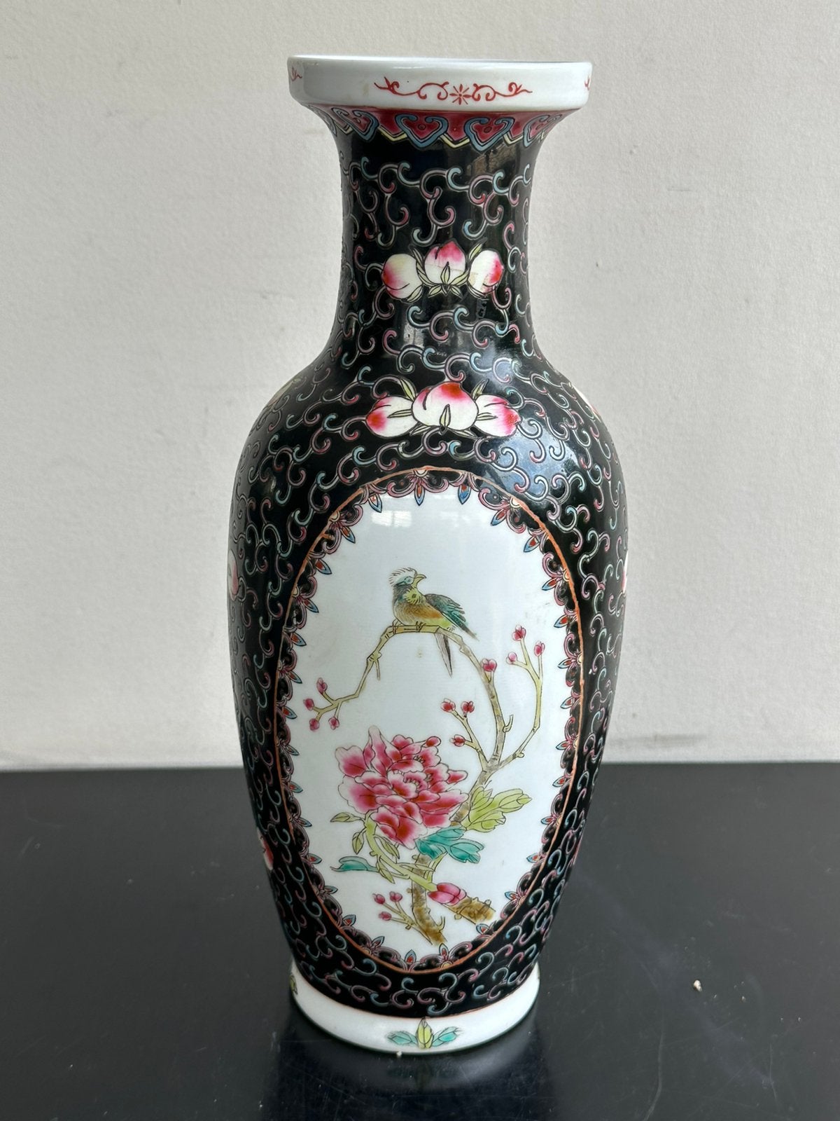 Grote Chinees porselein Vaas Famili Noir 32 cm, Ophalen of Verzenden, Gebruikt