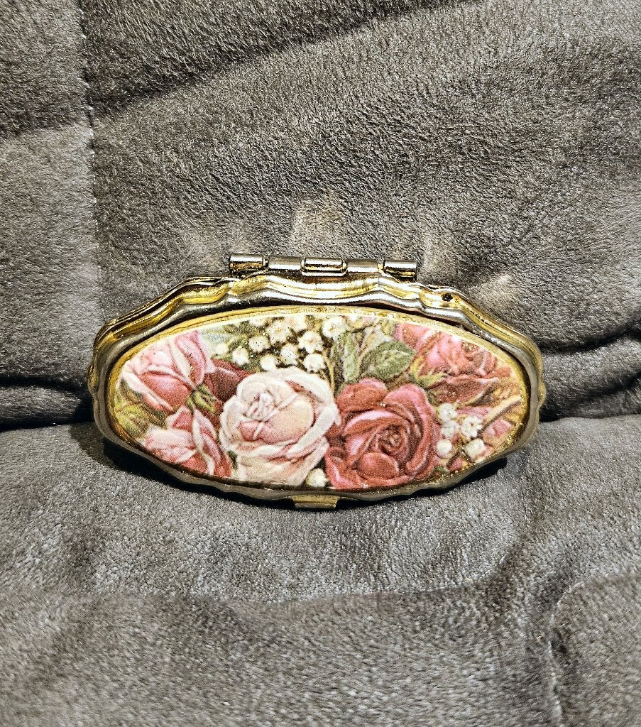 vintage goudkleurig pillendoosje met rozenmotief, Ophalen of Verzenden, Zo goed als nieuw