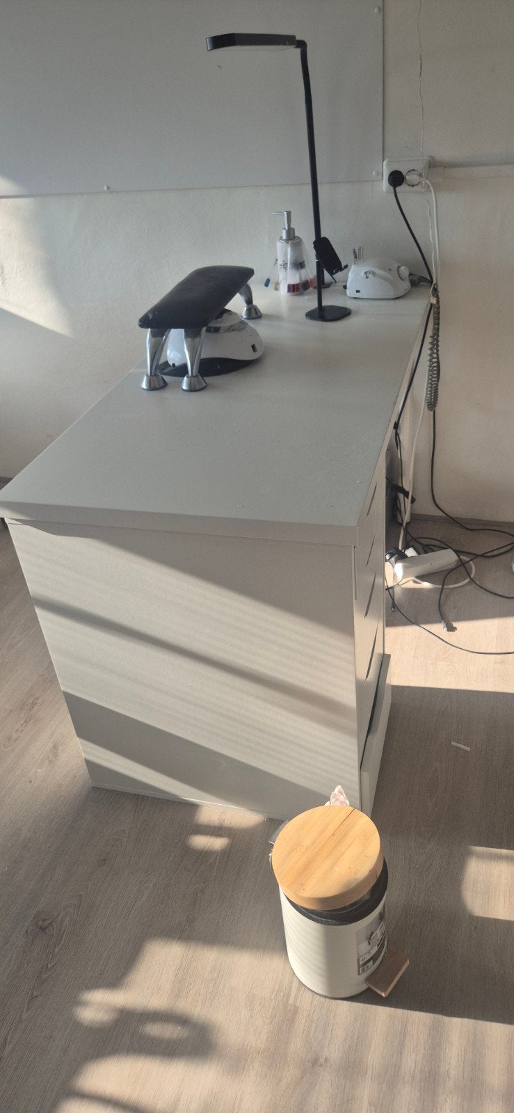 Wit bureau met lades - Ideaal voor thuiswerk of studio, Ophalen, Met lades, Gebruikt, Spaanplaat of MDF