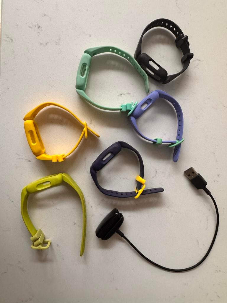 Fitbit Ace 3 Kids Activity Trackers met Oplader, Ophalen, Gebruikt, Waterdicht, Android