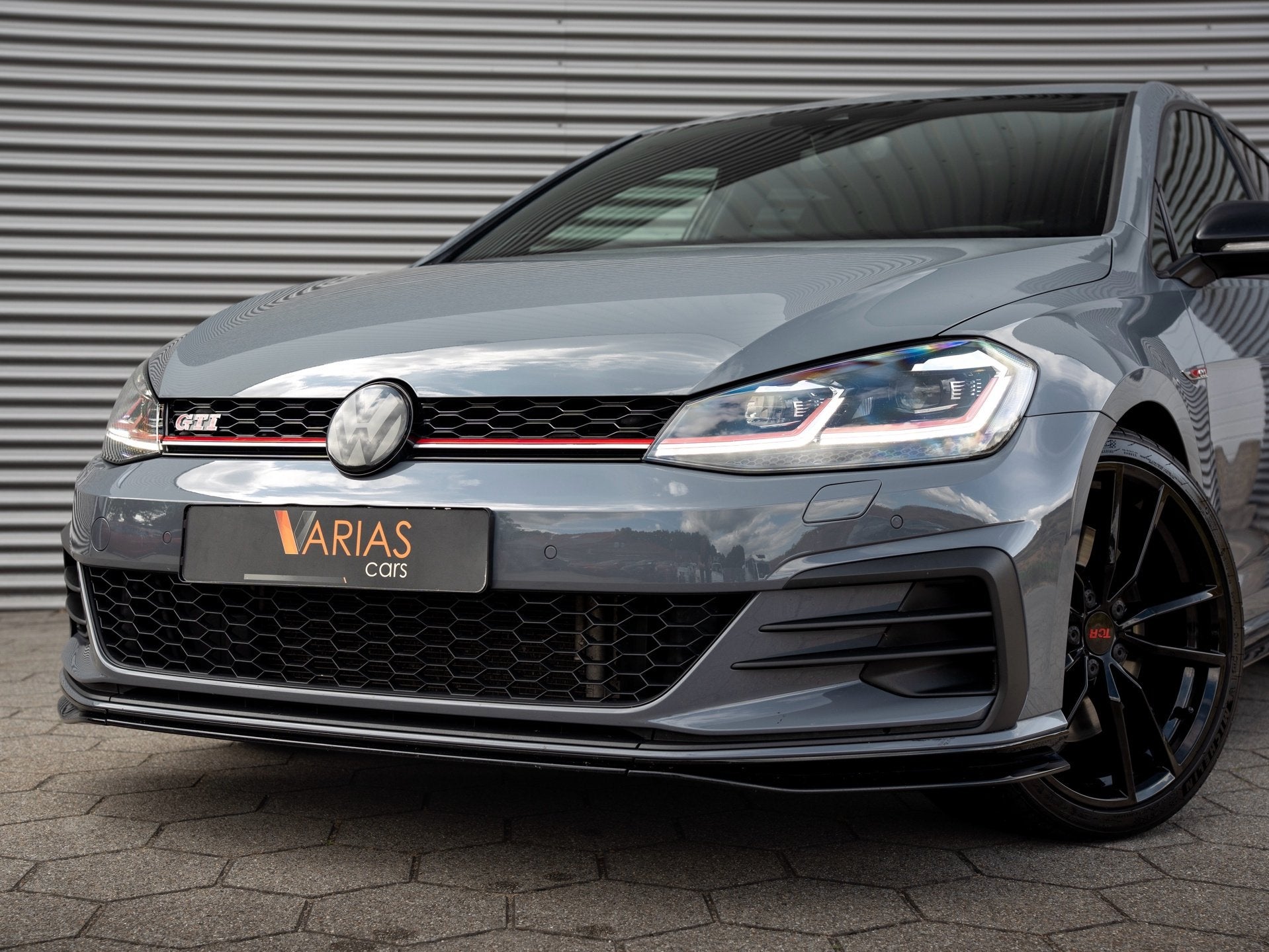 Volkswagen Golf 2.0 TSI GTI TCR Akra DCC Camera Blindspot Dy, 15 km/l, Gebruikt, Zwart, 4 cilinders