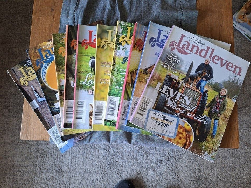 "Landleven" zo goed als nieuw.  jaartal 2022 (m.u.v. juni) (, Ophalen, Zo goed als nieuw