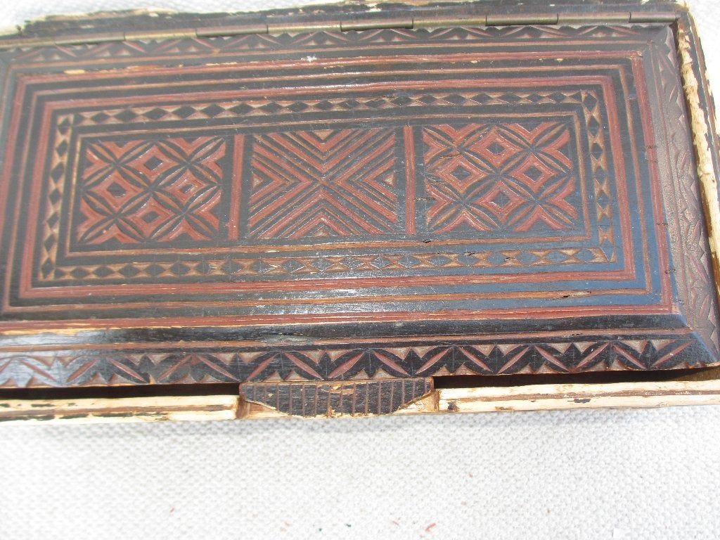 Antiek houten sierraden-kist TORAJA SULAWESI INDONESIA, Ophalen of Verzenden, Overige soorten, Overige gebieden, Kist of Geocache