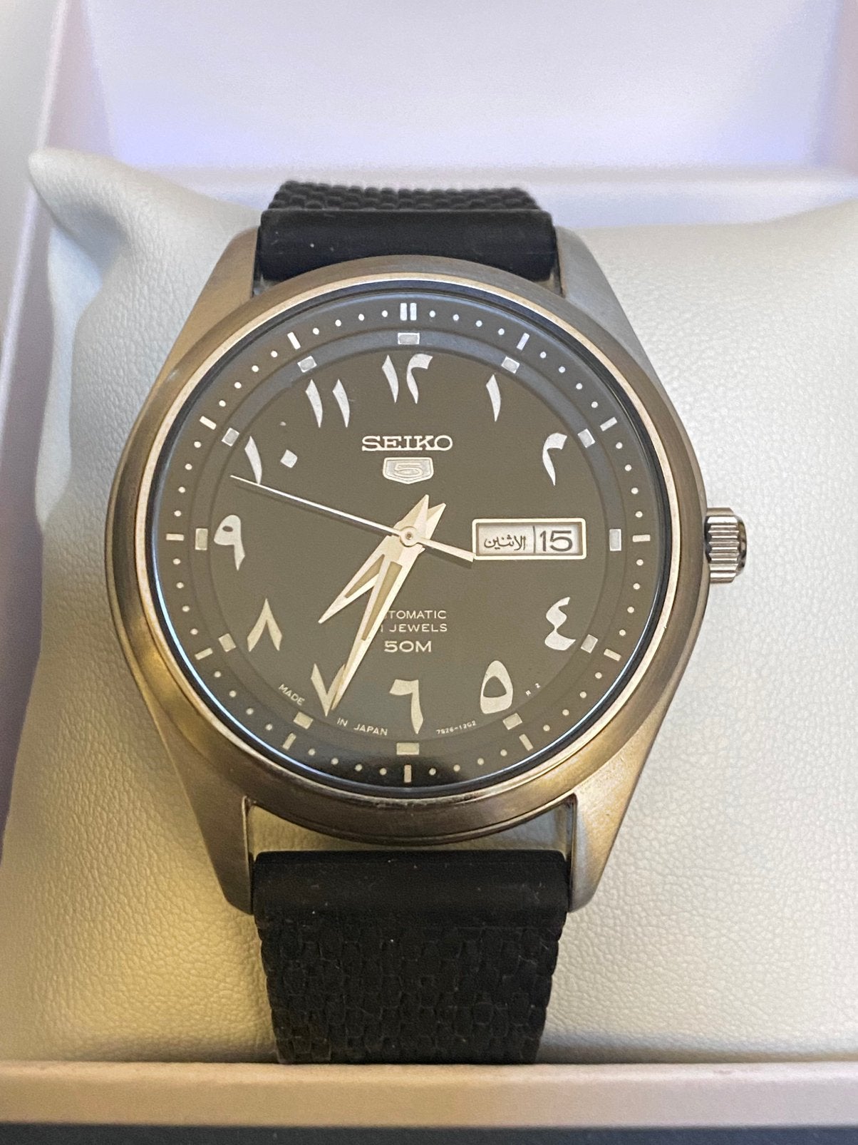 Seiko SNKP21J1 42 mm, Seiko, Staal, Verzenden, Kunststof