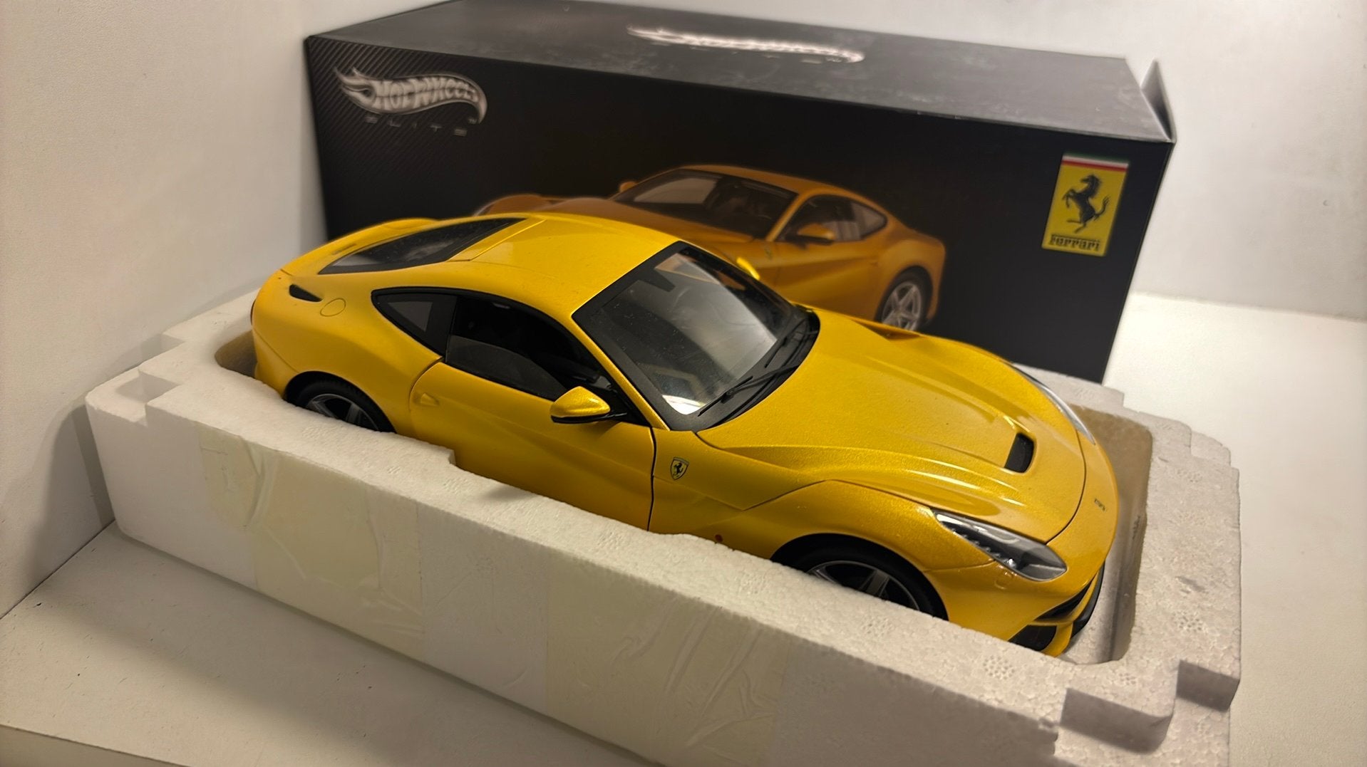 Ferrari F12 berlinetta hot wheels elite 1.18, A, Ophalen of Verzenden, Aa, A