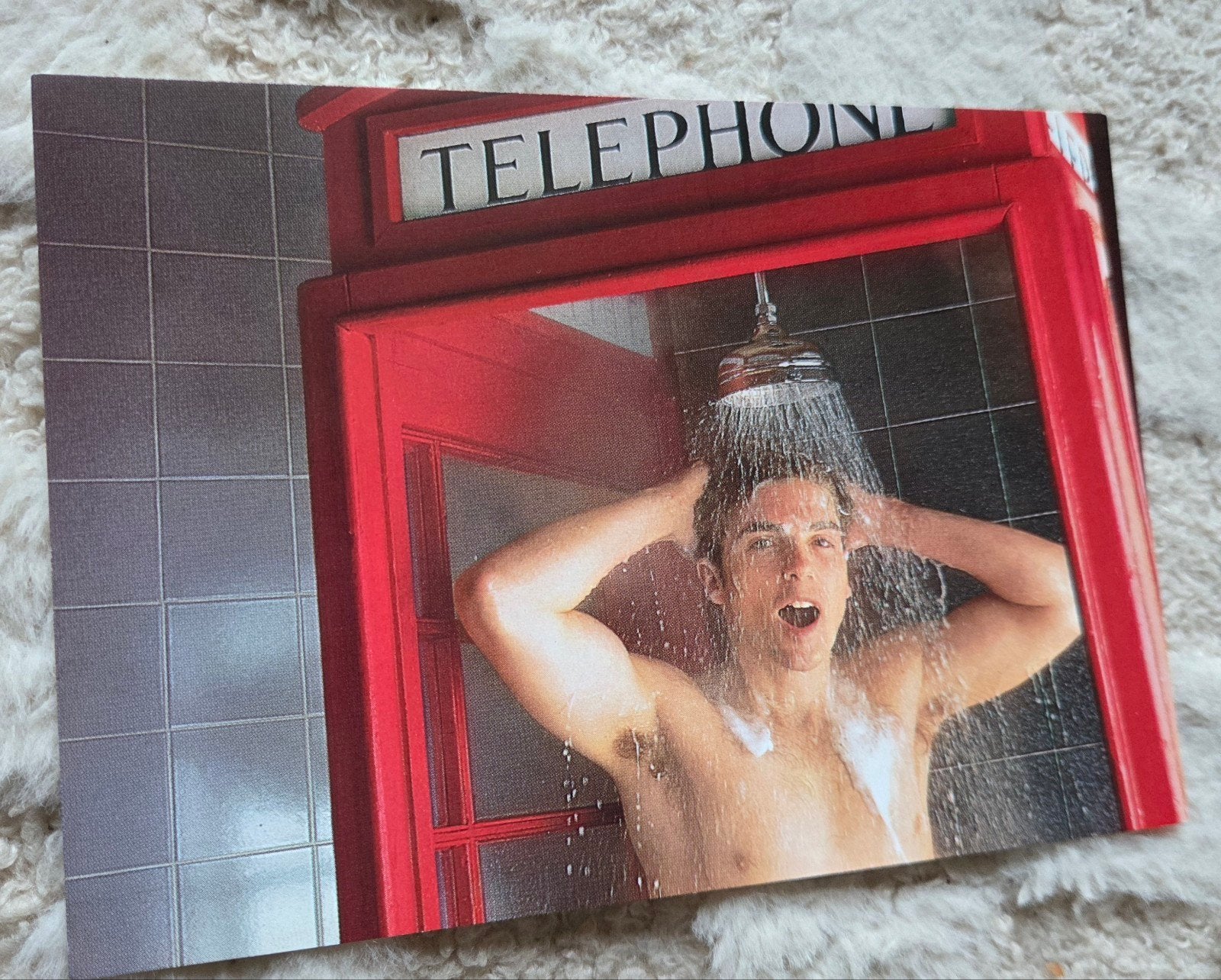 Ansichtkaart Beck's Bier - Man doucht in telefooncel, Verzenden, 1980 tot heden, Ongelopen, Overige thema's