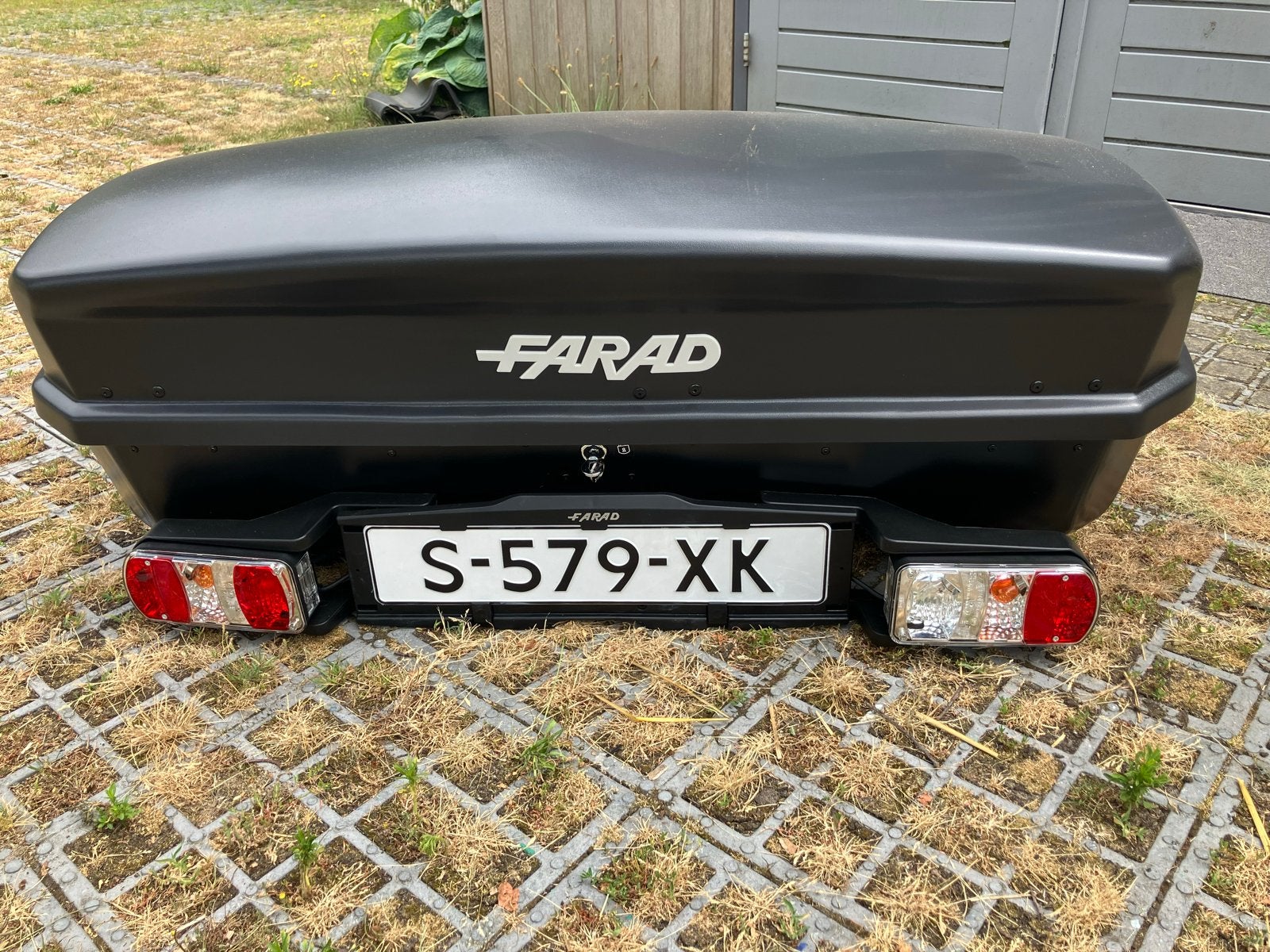 Farad Maky trekhaak koffer 300 liter, Ophalen, Zo goed als nieuw