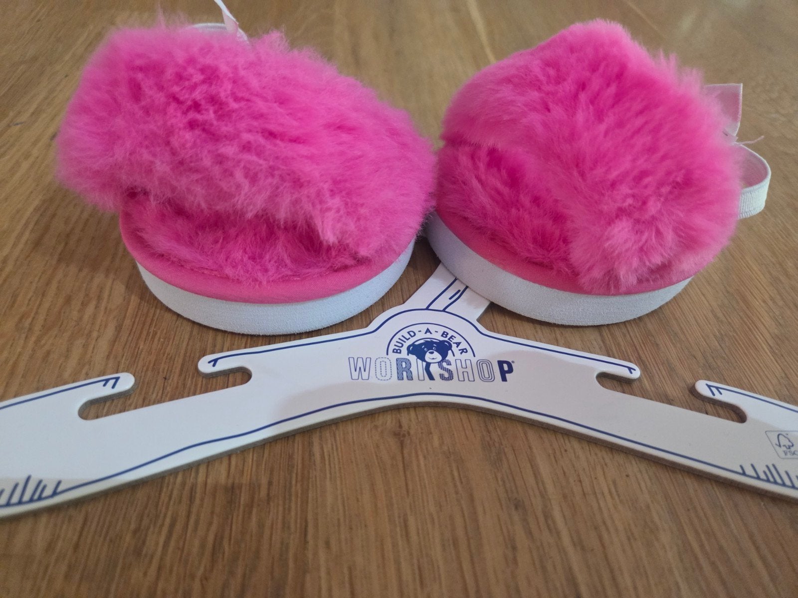 Build-A-Bear roze pluizige schoenen met hanger, Ophalen of Verzenden, Zo goed als nieuw
