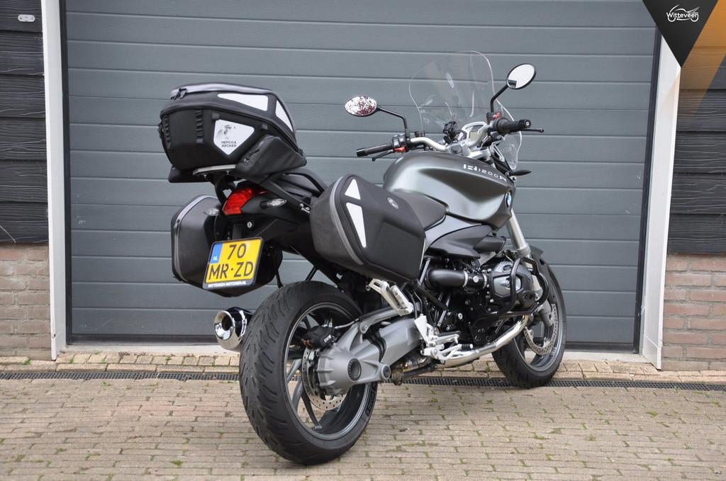 BMW R1200R 33500 km! Alle opties, koffers..., Bedrijf, 1170 cc, Meer dan 35 kW, Info@witteveenmotoren.nl
