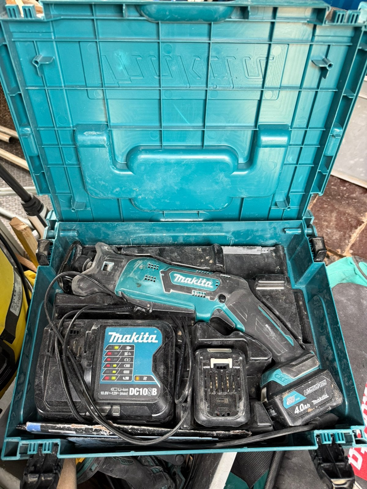 Makita Reciprozaag 12V + 2x 4.0Ah accu, koffer en lader, Ophalen of Verzenden, Gebruikt