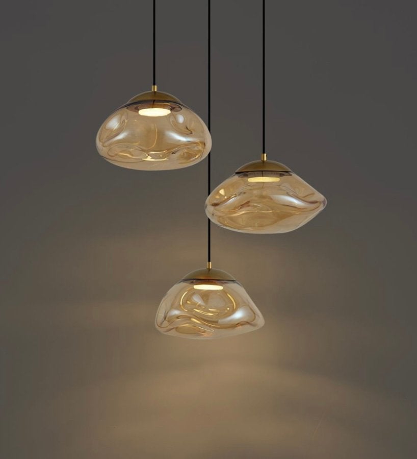 Hotel Chique hanglamp messing met amber glas 3-lichts - Gus, Huis en Inrichting, Ophalen, Hotel chique, landelijk, modern, Overige fittingen