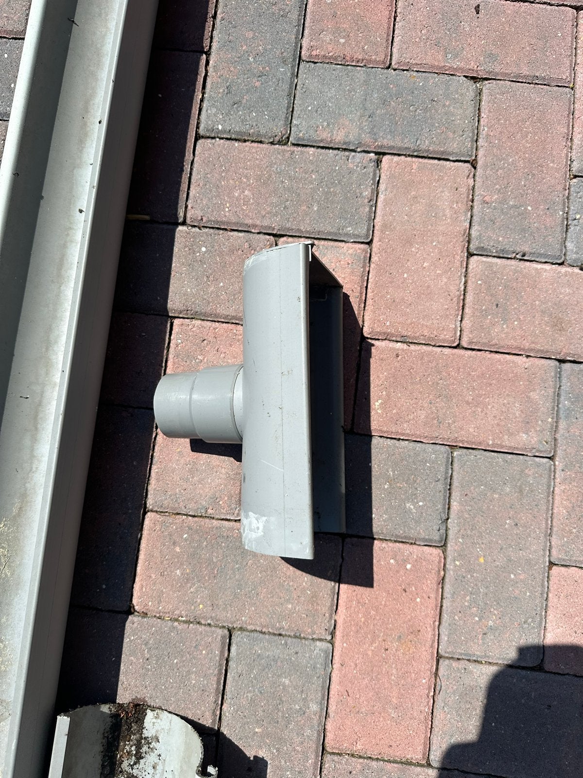 Dakgoot 125mm (2 delen) met eindstuk en uitloop 80mm, Ophalen, Gebruikt, Pvc, 2 tot 4 meter