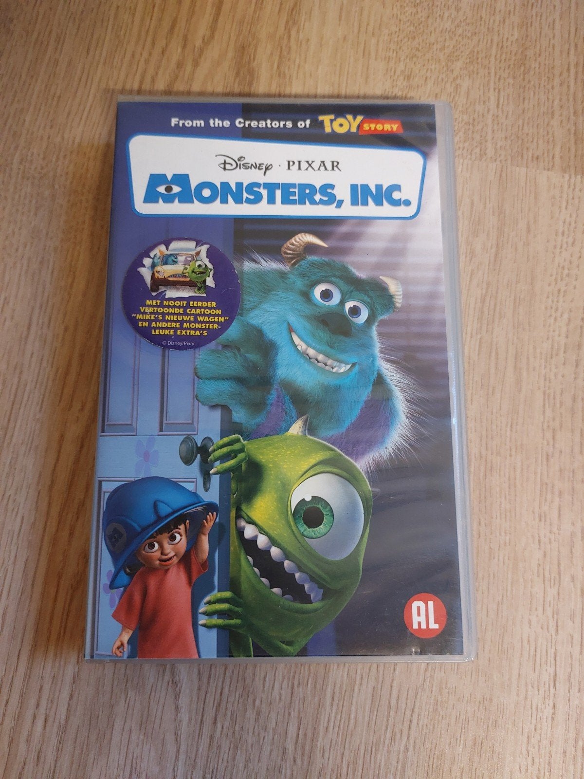 Monsters inc Disney VHS videoband, Ophalen of Verzenden, Zo goed als nieuw, Beeldje of Figuurtje