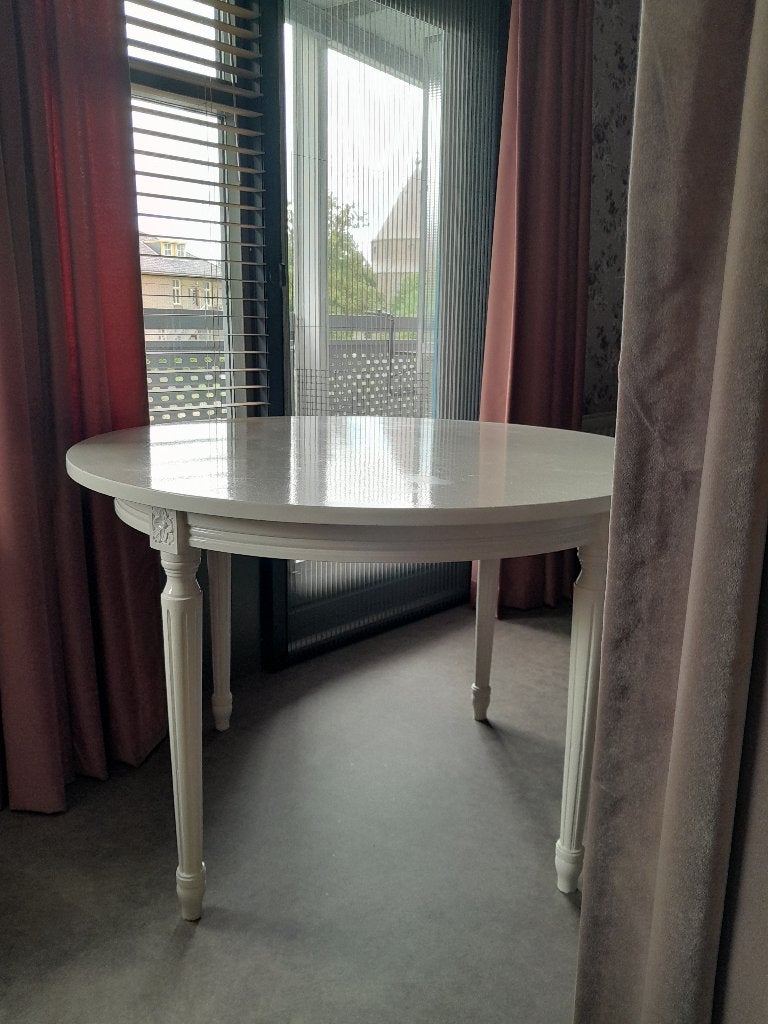 Nostalgische witte ronde tafel en fauteuil, Ophalen, Rond, Vier personen, Overige houtsoorten