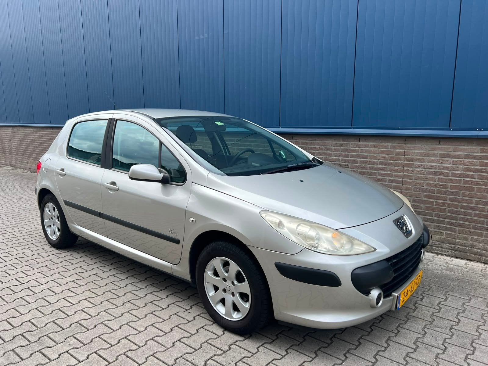 Peugeot 307 1.6 16V 5DR 2007 Grijs, Auto's, Voorwielaandrijving, 4 cilinders, 635 kg, Airconditioning