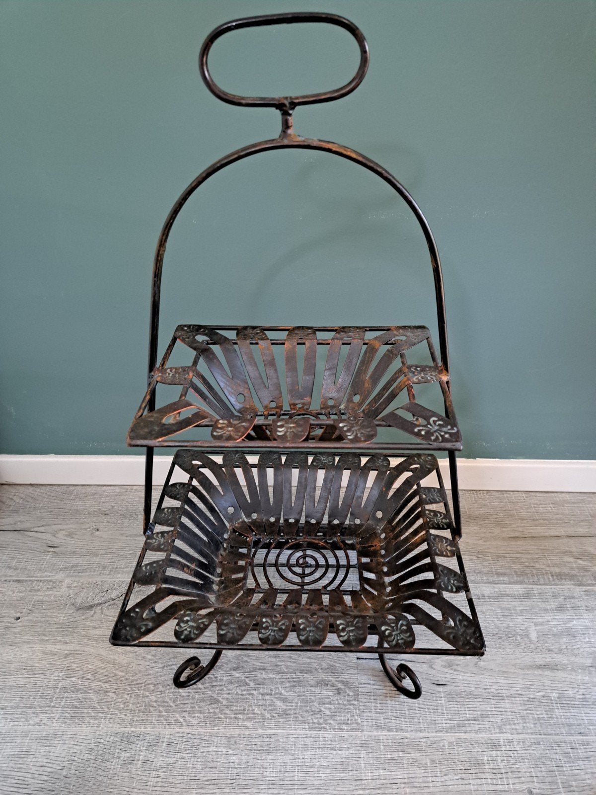 Mooie smeedijzeren etagère - 66cm hoog, Huis en Inrichting, Ophalen of Verzenden, Gebruikt, Etagère, Metaal