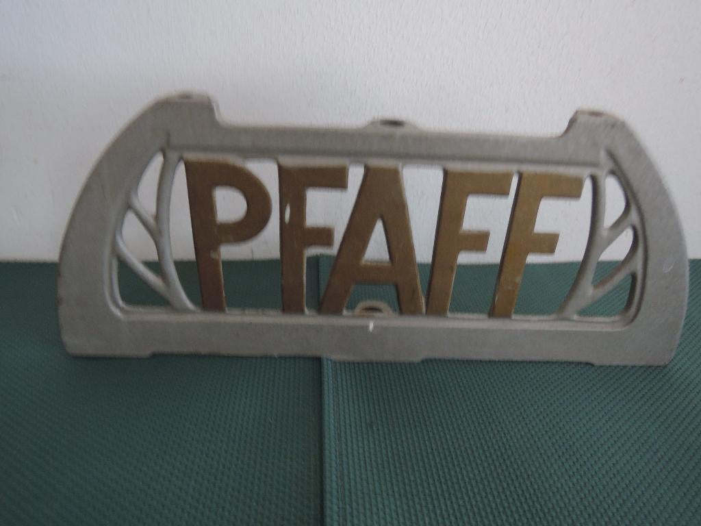 Metalen Pfaff naamplaat / garen standaard, Ophalen of Verzenden, Zo goed als nieuw, Toebehoren, Pfaff