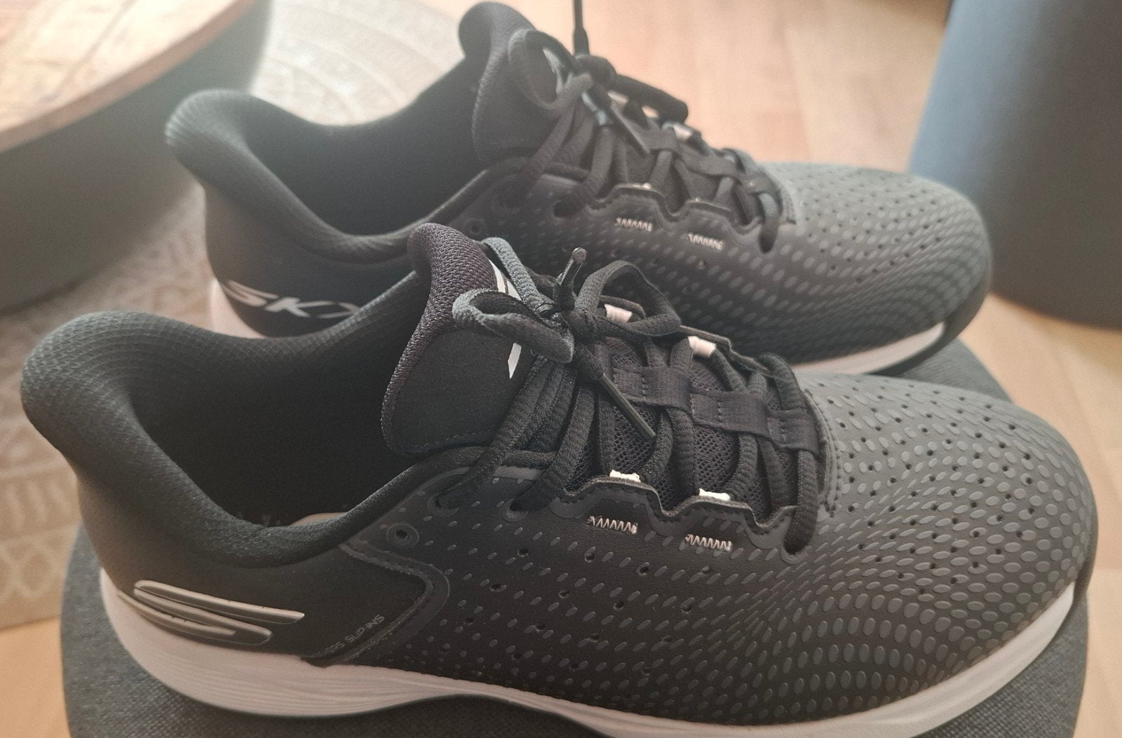 Zo goed als nieuwe Skechers slip-in sneakers dames maat 40, Skechers, Zwart, Ophalen of Verzenden, Sneakers of Gympen