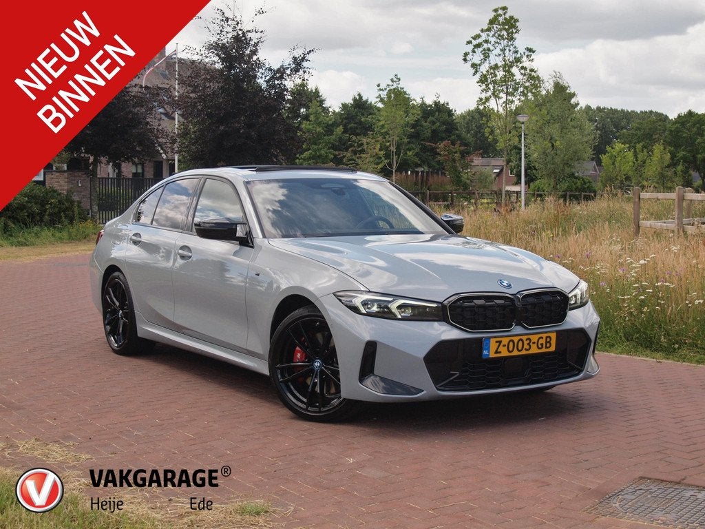 BMW 3-serie 330e | Iconic Glow Nieren | M-Pakket | Panoramad, Auto's, 1998 cc, Achterwielaandrijving, Gebruikt, 4 cilinders