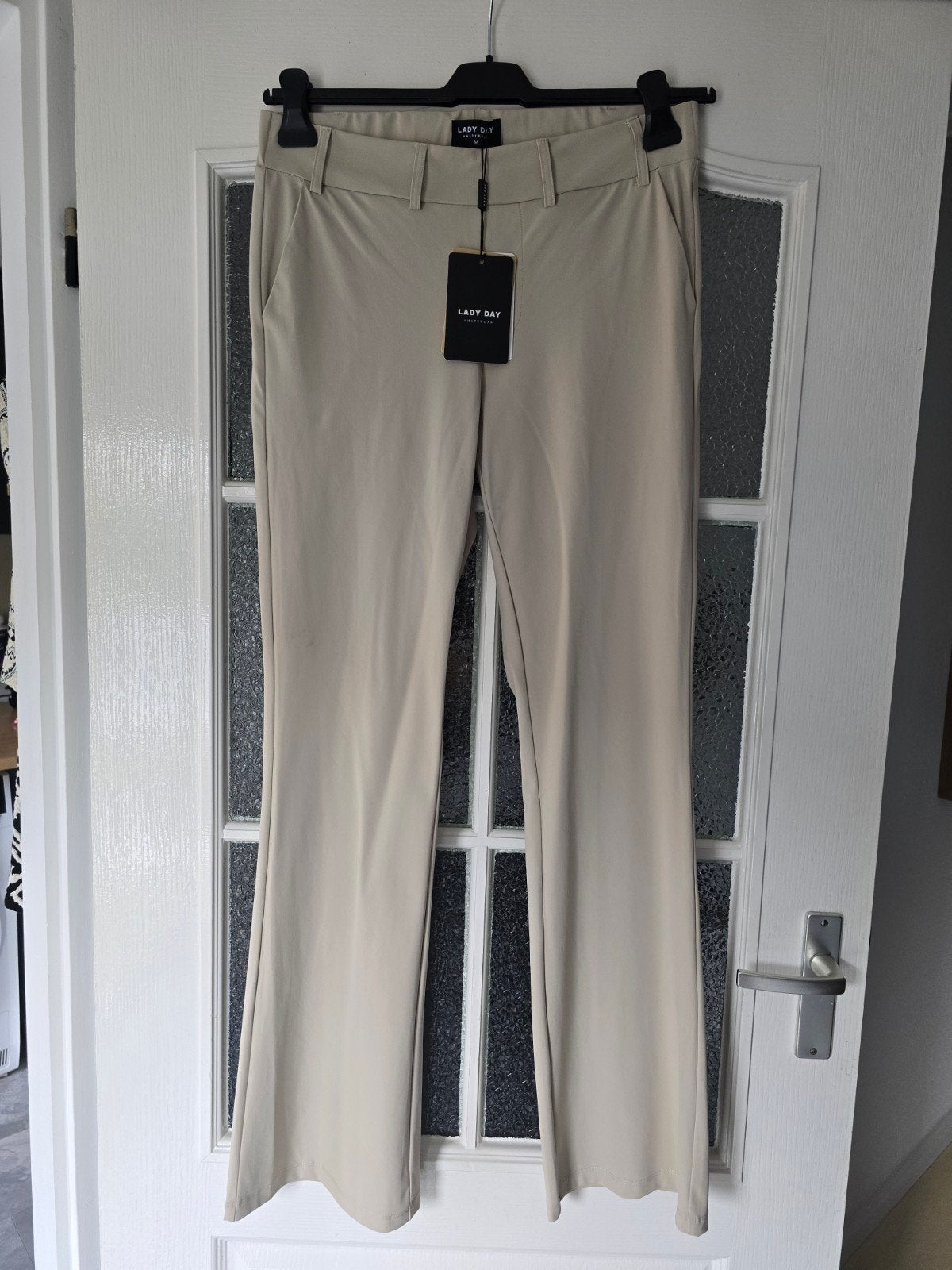 nieuw lady day travel broek M poppy sand, Ophalen of Verzenden, Nieuw, Beige, Lang