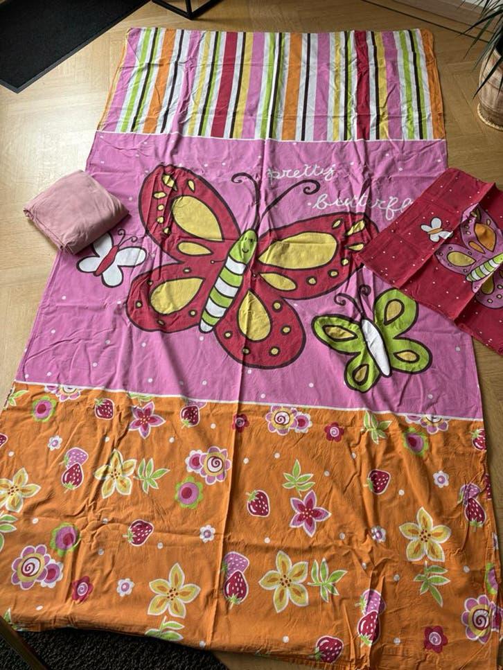 Vrolijk Dekbedovertrek met Vlinders en Bloemen, Gebruikt, Meisje, Dekbedovertrek, Ophalen of Verzenden