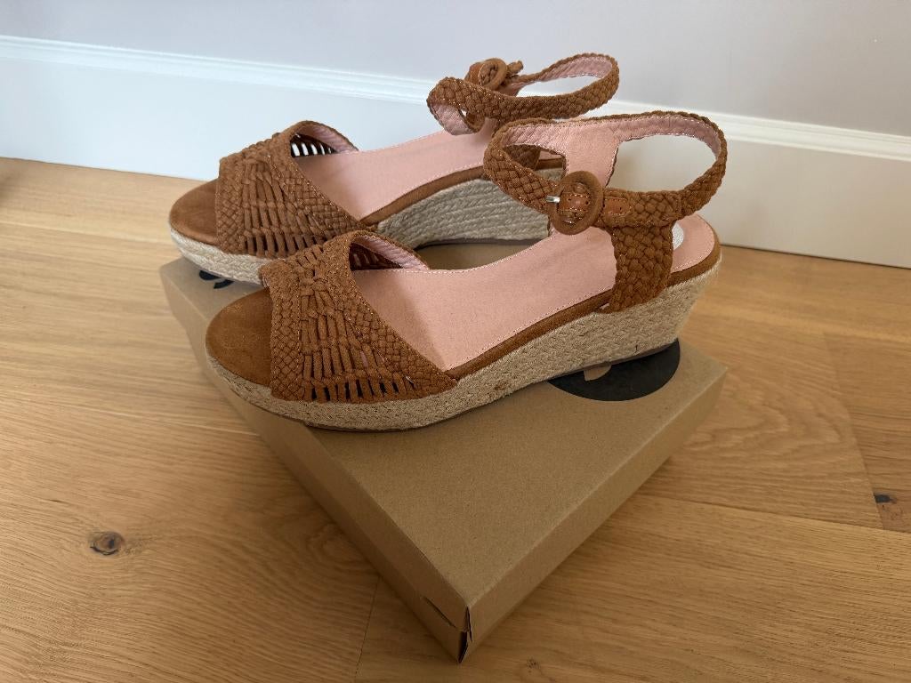 Schoenen sleehak Poelman maat 42 NIEUW, Ophalen, Poelman, Bruin, Nieuw
