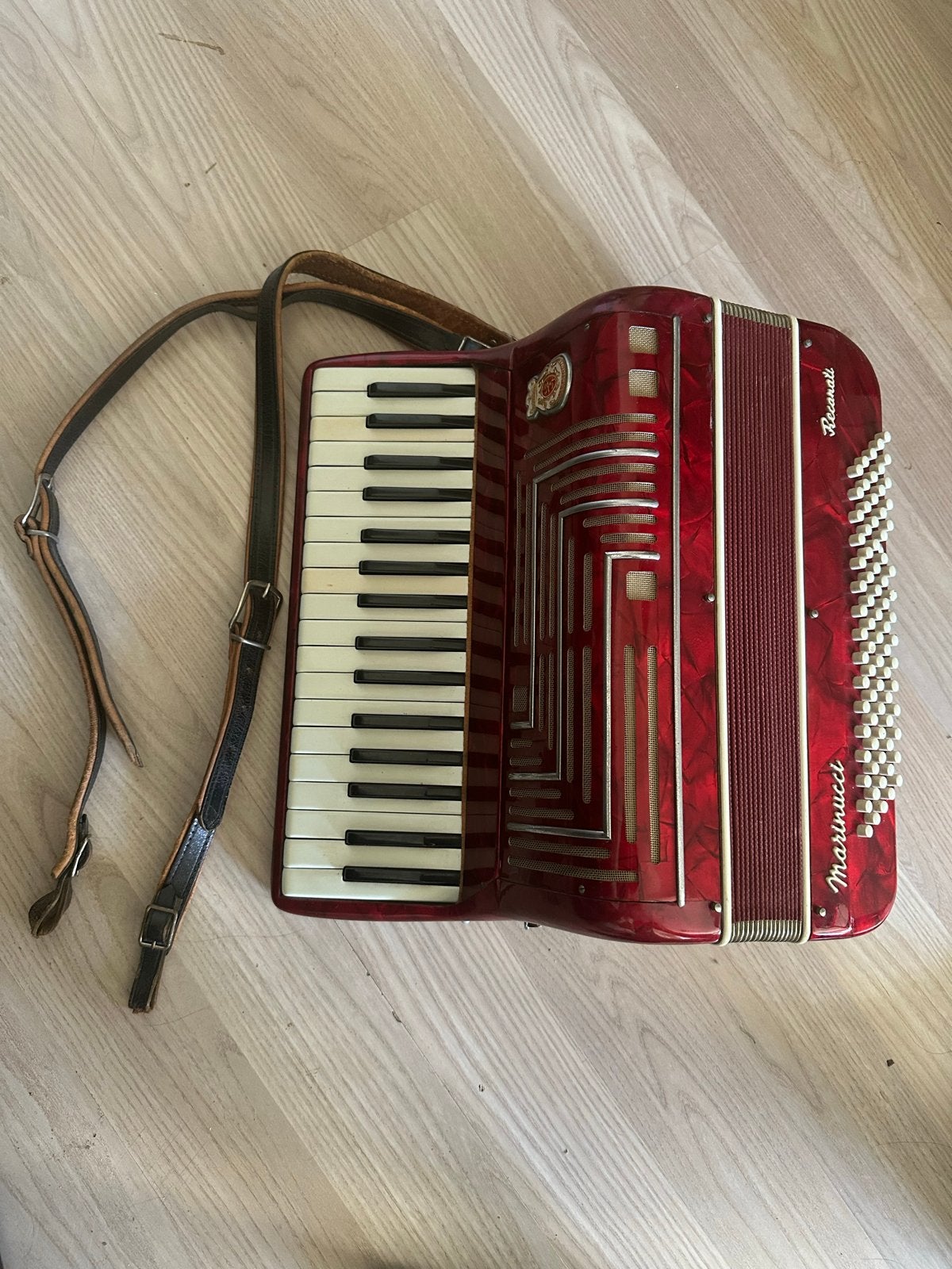 Mooie Marinucci Rezonant Accordeon - Rood, Ophalen, Gebruikt, Met riemen, Toetsaccordeon