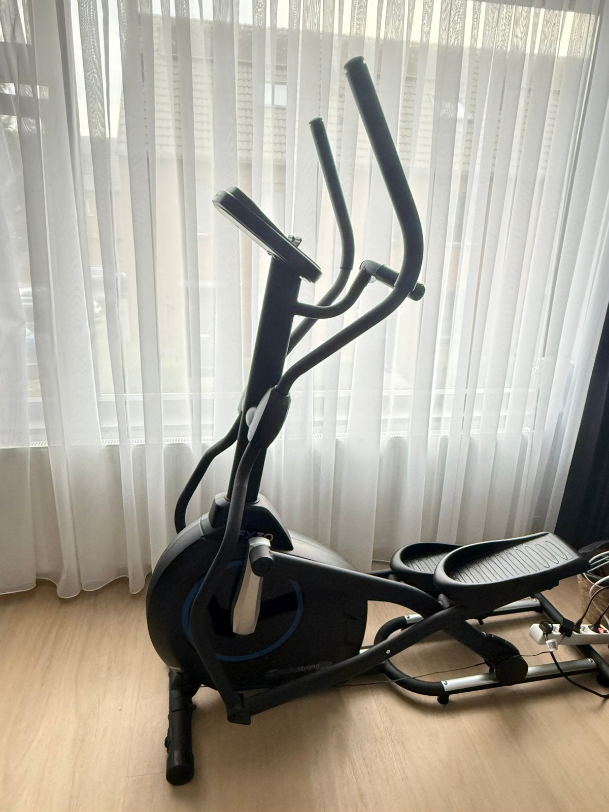 Cardiostrong FX 30 Crosstrainer, Sport en Fitness, Fitnessapparatuur, Ophalen of Verzenden, Zo goed als nieuw, Crosstrainer