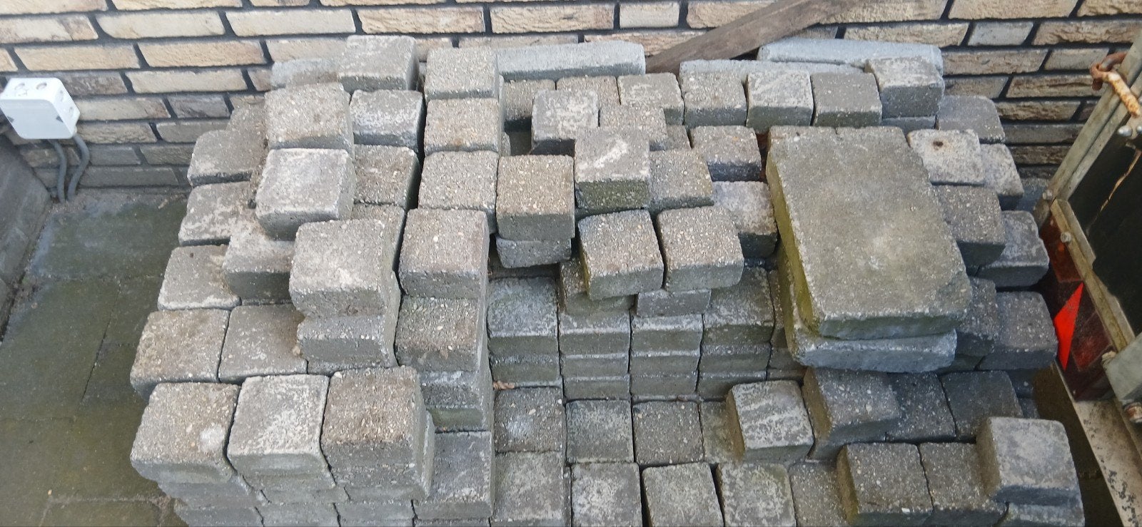 Gratis +/- 5m2  kinderkopjes, Ophalen, 60 cm of meer, Vloertegels, 60 cm of meer