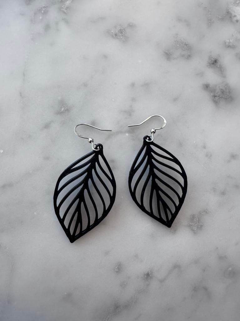 Trendy oorbellen blaadjes - sterling zilver haakjes, Ophalen of Verzenden, Zo goed als nieuw, Zilver, Overige materialen