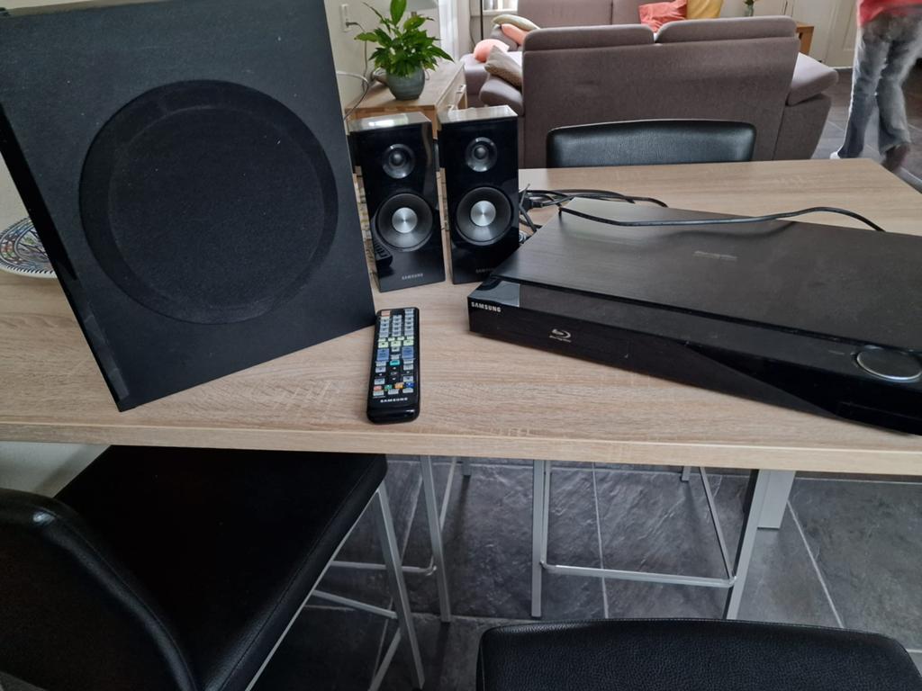 Samsung Blu-ray Home Cinema Systeem met 2.1 Geluid, Gebruikt, 2.1-systeem, Blu-ray-speler, 40 tot 70 watt
