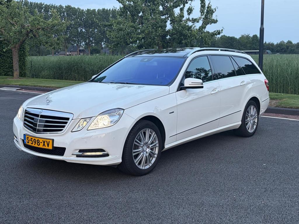 Mercedes-Benz E300 4MATIC Aut. 7 pers., Auto's, Zwart, 1820 kg, Wit, Leder